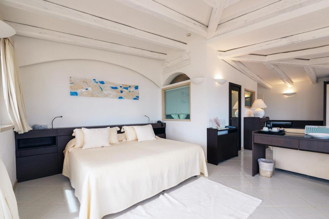 באיה סרדיניה Hotel Punta Est מראה חיצוני תמונה