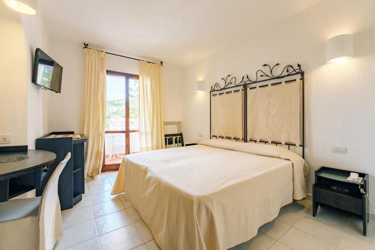 באיה סרדיניה Hotel Punta Est מראה חיצוני תמונה
