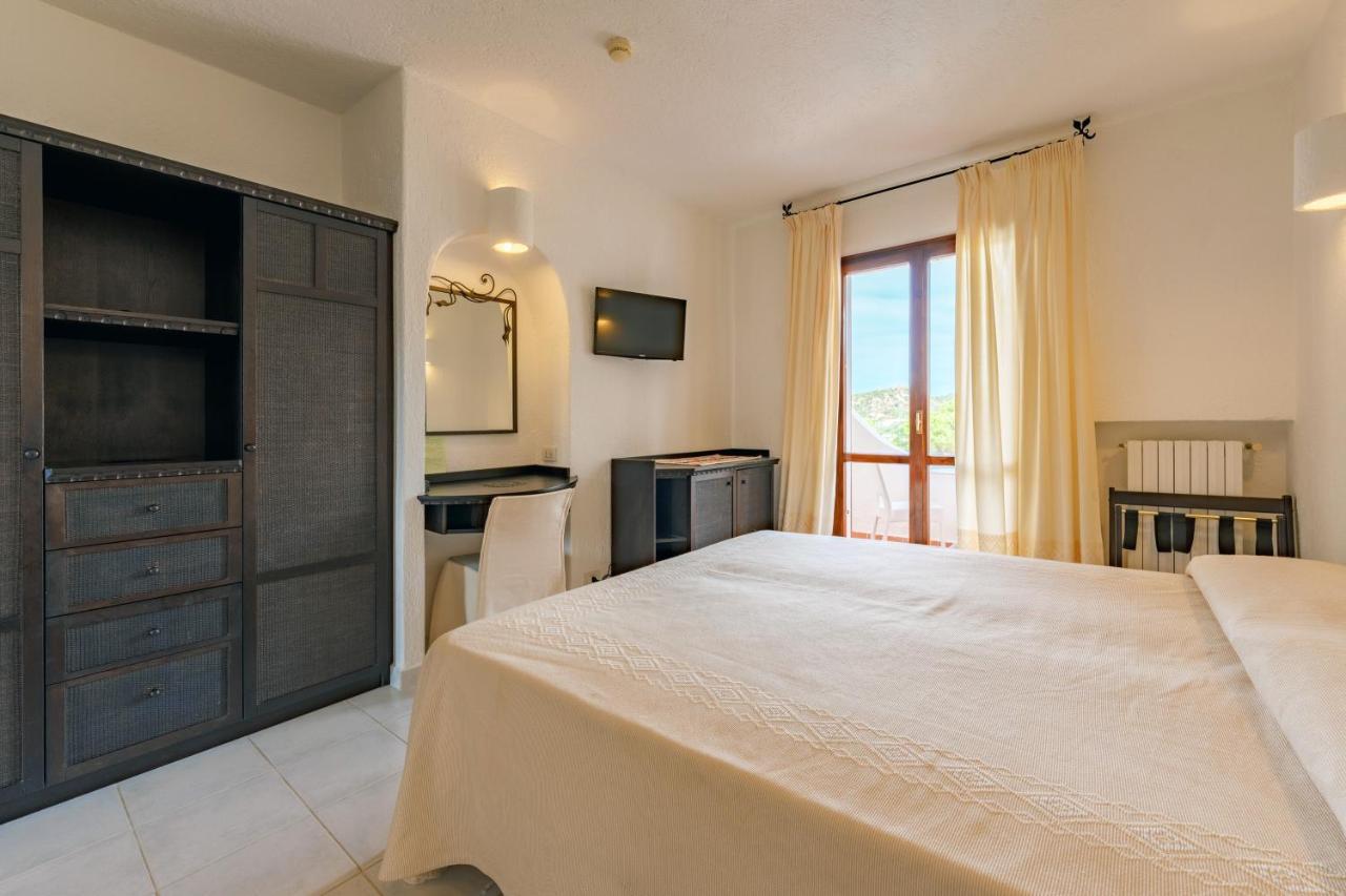 באיה סרדיניה Hotel Punta Est מראה חיצוני תמונה