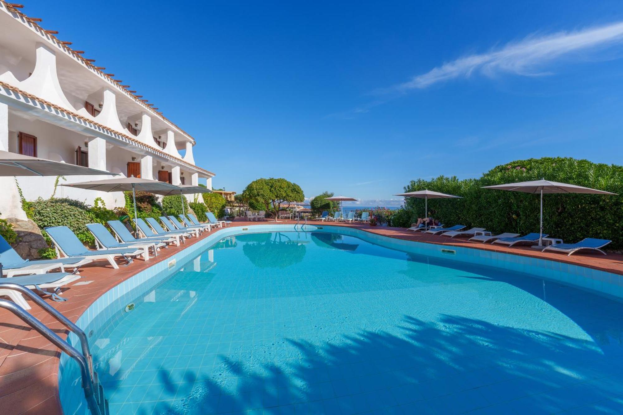 באיה סרדיניה Hotel Punta Est מראה חיצוני תמונה