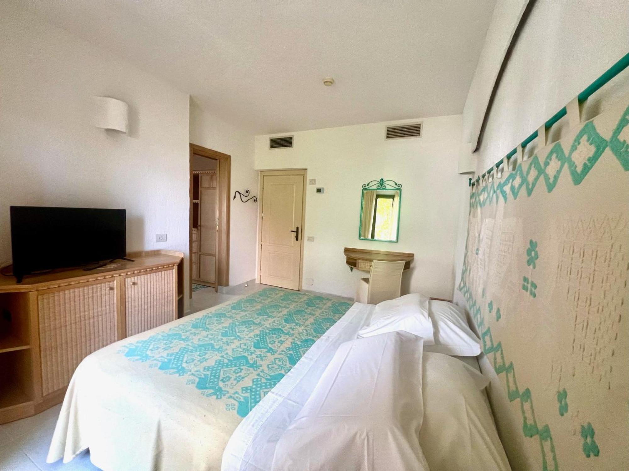באיה סרדיניה Hotel Punta Est מראה חיצוני תמונה